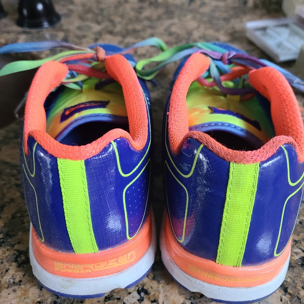 Fila Running Shoes With Memory Foam Soles Sz 7 - image 4